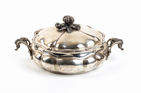 Zuppiera italiana in argento  - Asta Argenti, avori, coralli e altri oggetti d'arte provenienti da importanti collezioni private - Associazione Nazionale - Case d'Asta italiane