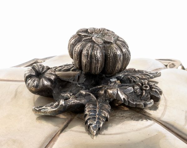 Zuppiera italiana in argento  - Asta Argenti, avori, coralli e altri oggetti d'arte provenienti da importanti collezioni private - Associazione Nazionale - Case d'Asta italiane