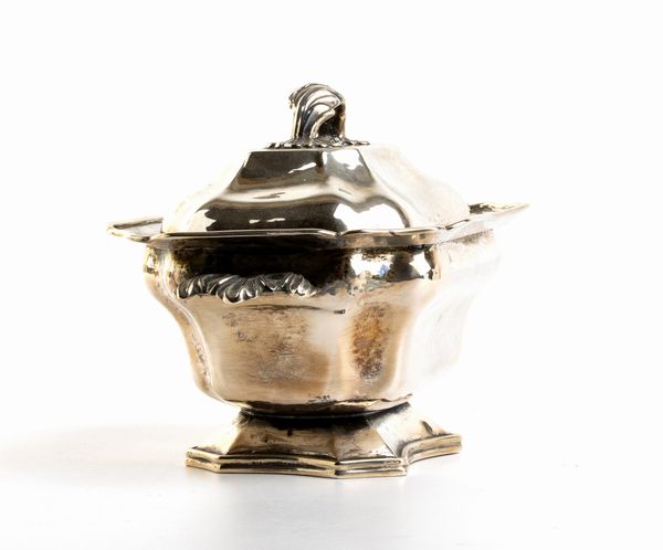 Risottiera e legumiera italiane in argento  - Asta Argenti, avori, coralli e altri oggetti d'arte provenienti da importanti collezioni private - Associazione Nazionale - Case d'Asta italiane