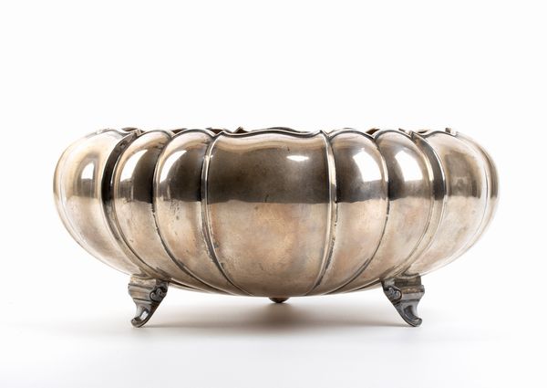 Ricci & C. S.p.A. : Centrotavola italiano in argento  - Asta Argenti, avori, coralli e altri oggetti d'arte provenienti da importanti collezioni private - Associazione Nazionale - Case d'Asta italiane