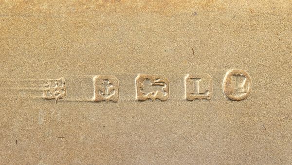 Charles S Green & Co Ltd : Portasigarette Art Déco inglese Slipway in argento e smalti policromi  - Asta Argenti, avori, coralli e altri oggetti d'arte provenienti da importanti collezioni private - Associazione Nazionale - Case d'Asta italiane