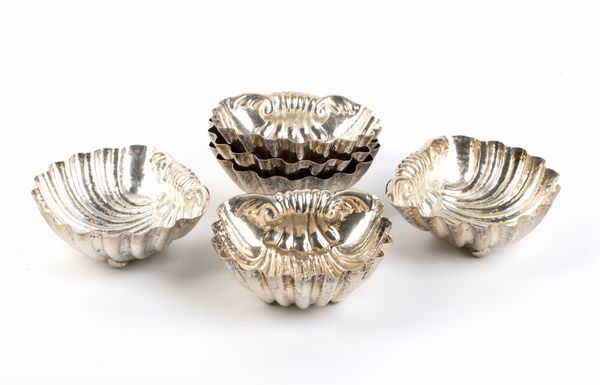 Ramiro fu Pietro  Sutto : Sei coppette italiane in argento  - Asta Argenti, avori, coralli e altri oggetti d'arte provenienti da importanti collezioni private - Associazione Nazionale - Case d'Asta italiane