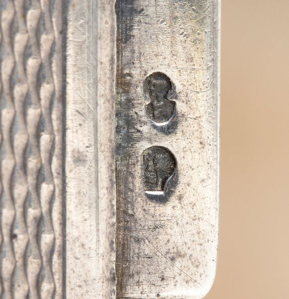 Lotto di cinque oggetti inglesi in argento  - Asta Argenti, avori, coralli e altri oggetti d'arte provenienti da importanti collezioni private - Associazione Nazionale - Case d'Asta italiane