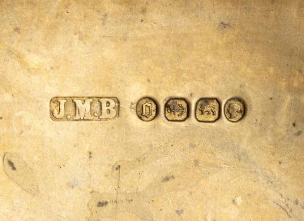 Lotto di cinque oggetti inglesi in argento  - Asta Argenti, avori, coralli e altri oggetti d'arte provenienti da importanti collezioni private - Associazione Nazionale - Case d'Asta italiane