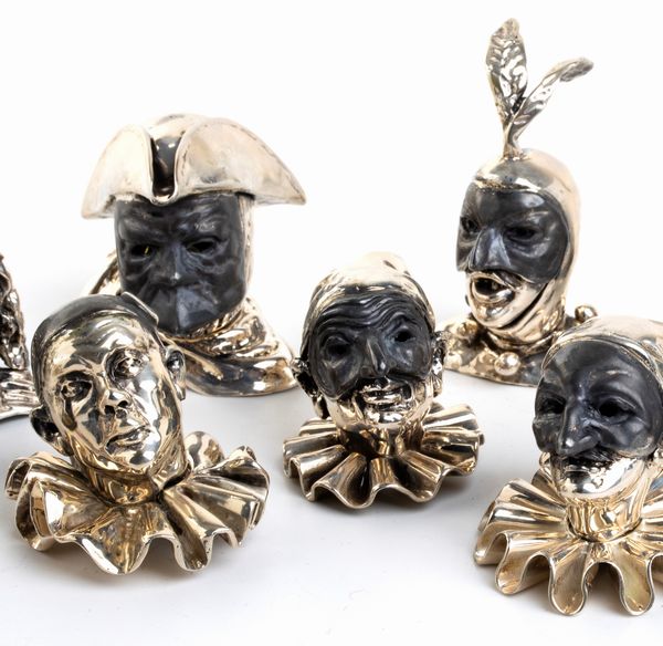 F.lli Menegatti S.d.f. : Set di 12 segnaposto italiani in argento  - Asta Argenti, avori, coralli e altri oggetti d'arte provenienti da importanti collezioni private - Associazione Nazionale - Case d'Asta italiane