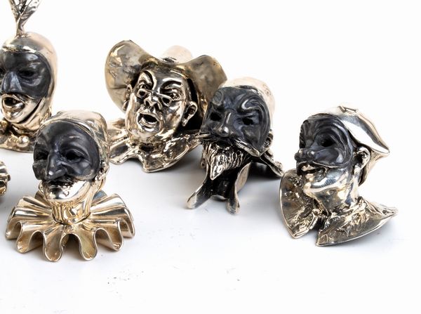 F.lli Menegatti S.d.f. : Set di 12 segnaposto italiani in argento  - Asta Argenti, avori, coralli e altri oggetti d'arte provenienti da importanti collezioni private - Associazione Nazionale - Case d'Asta italiane