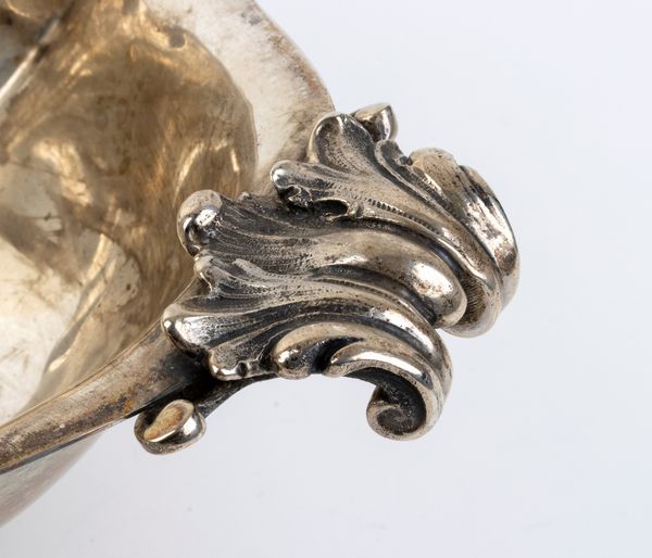 Ditta Messulam Enrico di Alberto : Centrotavola italiano in argento  - Asta Argenti, avori, coralli e altri oggetti d'arte provenienti da importanti collezioni private - Associazione Nazionale - Case d'Asta italiane