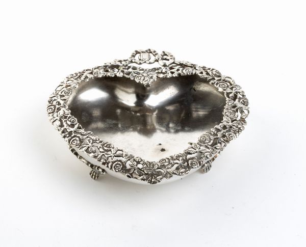 Brandimarte : Cestino italiano in argento  - Asta Argenti, avori, coralli e altri oggetti d'arte provenienti da importanti collezioni private - Associazione Nazionale - Case d'Asta italiane