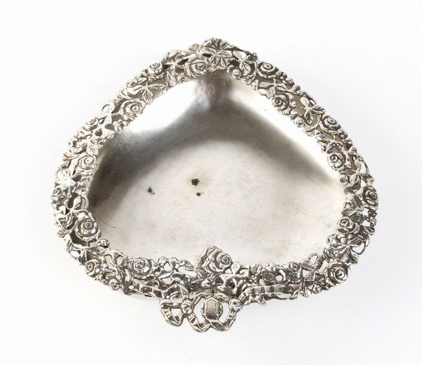 Brandimarte : Cestino italiano in argento  - Asta Argenti, avori, coralli e altri oggetti d'arte provenienti da importanti collezioni private - Associazione Nazionale - Case d'Asta italiane