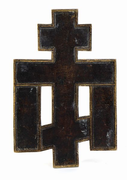 Icona russa da viaggio in bronzo raffigurante la croce ortodossa  - Asta Argenti, avori, coralli e altri oggetti d'arte provenienti da importanti collezioni private - Associazione Nazionale - Case d'Asta italiane