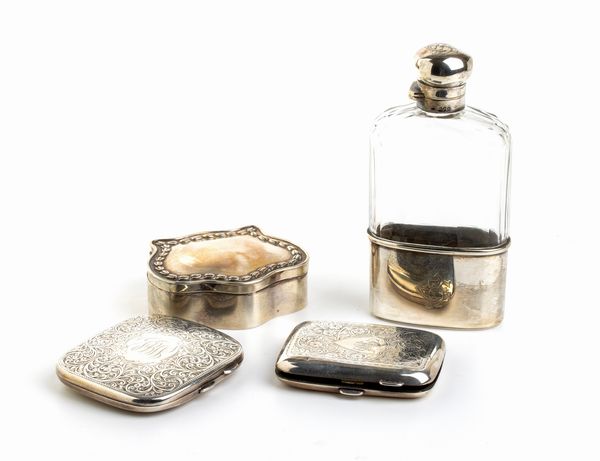 Lotto di quattro argenti inglesi  - Asta Argenti, avori, coralli e altri oggetti d'arte provenienti da importanti collezioni private - Associazione Nazionale - Case d'Asta italiane