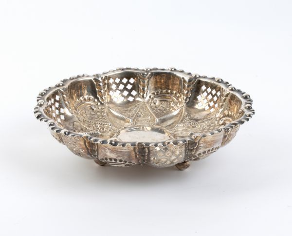 Cestino italiano in argento  - Asta Argenti, avori, coralli e altri oggetti d'arte provenienti da importanti collezioni private - Associazione Nazionale - Case d'Asta italiane