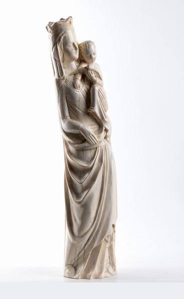 Scultura in avorio raffigurante Madonna con Bambino - Francia settentrionale  - Asta Argenti, avori, coralli e altri oggetti d'arte provenienti da importanti collezioni private - Associazione Nazionale - Case d'Asta italiane