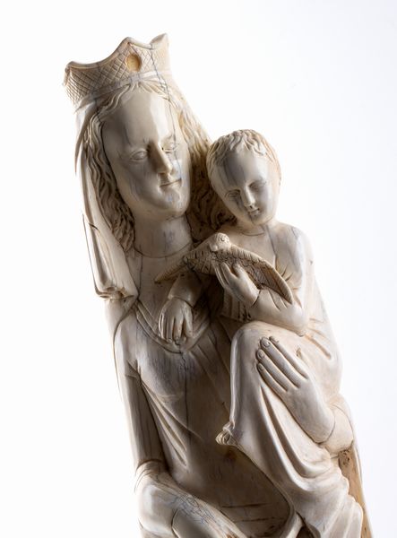 Scultura in avorio raffigurante Madonna con Bambino - Francia settentrionale  - Asta Argenti, avori, coralli e altri oggetti d'arte provenienti da importanti collezioni private - Associazione Nazionale - Case d'Asta italiane