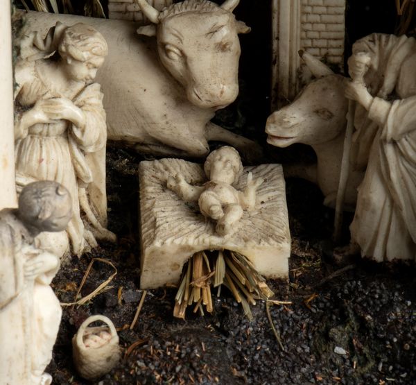 Andrea Tipa, Bottega di : Presepe italiano in avorio, osso e tartaruga  - Asta Argenti, avori, coralli e altri oggetti d'arte provenienti da importanti collezioni private - Associazione Nazionale - Case d'Asta italiane