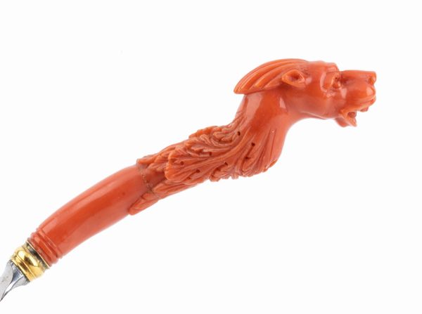 Maestranze di Torre del Greco : Tagliacarte in corallo mediterraneo  - Asta Argenti, avori, coralli e altri oggetti d'arte provenienti da importanti collezioni private - Associazione Nazionale - Case d'Asta italiane