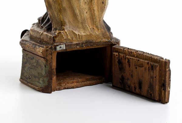 Elemosiniere siciliano raffigurante Sant Alberto  - Asta Argenti, avori, coralli e altri oggetti d'arte provenienti da importanti collezioni private - Associazione Nazionale - Case d'Asta italiane