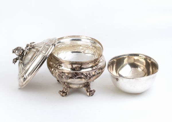 Importante zuppiera siciliana in argento  - Asta Argenti, avori, coralli e altri oggetti d'arte provenienti da importanti collezioni private - Associazione Nazionale - Case d'Asta italiane