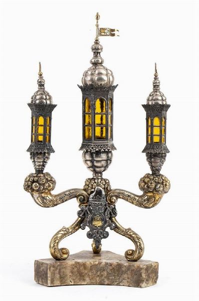 Particolare candelabro italiano in argento  - Asta Argenti, avori, coralli e altri oggetti d'arte provenienti da importanti collezioni private - Associazione Nazionale - Case d'Asta italiane