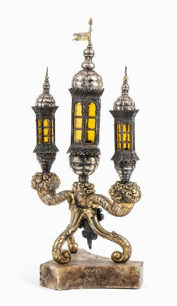 Particolare candelabro italiano in argento  - Asta Argenti, avori, coralli e altri oggetti d'arte provenienti da importanti collezioni private - Associazione Nazionale - Case d'Asta italiane