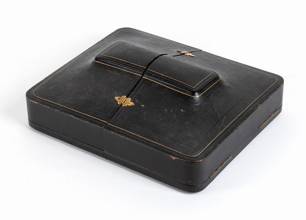 William Cumming : Importante calamaio vittoriano  inglese in argento  - Asta Argenti, avori, coralli e altri oggetti d'arte provenienti da importanti collezioni private - Associazione Nazionale - Case d'Asta italiane