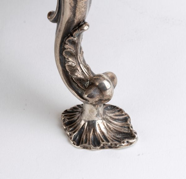 Edward Barnard & Sons Ltd : Centrotavola vittoriano inglese in argento  - Asta Argenti, avori, coralli e altri oggetti d'arte provenienti da importanti collezioni private - Associazione Nazionale - Case d'Asta italiane