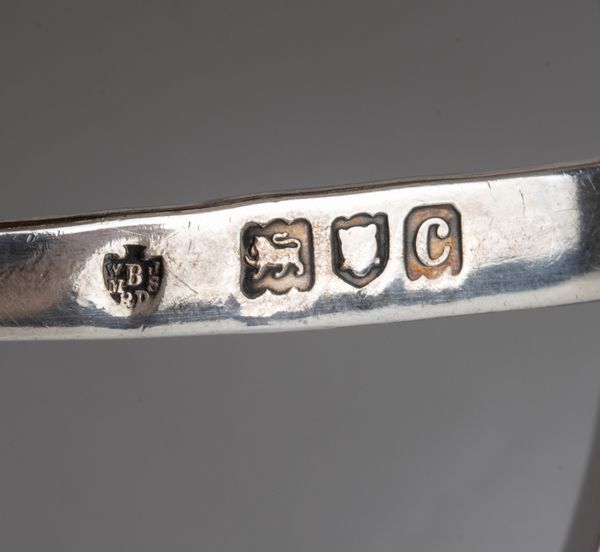 Edward Barnard & Sons Ltd : Centrotavola vittoriano inglese in argento  - Asta Argenti, avori, coralli e altri oggetti d'arte provenienti da importanti collezioni private - Associazione Nazionale - Case d'Asta italiane