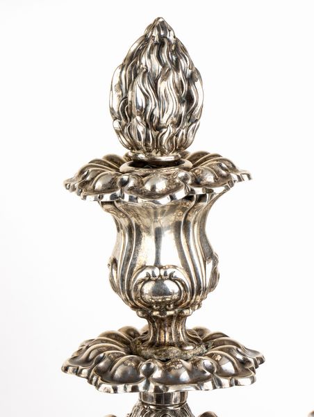Coppia di candelabri tedeschi in argento  - Asta Argenti, avori, coralli e altri oggetti d'arte provenienti da importanti collezioni private - Associazione Nazionale - Case d'Asta italiane