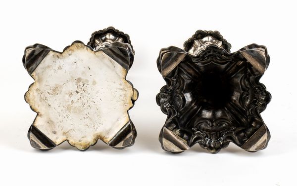 Coppia di candelabri tedeschi in argento  - Asta Argenti, avori, coralli e altri oggetti d'arte provenienti da importanti collezioni private - Associazione Nazionale - Case d'Asta italiane