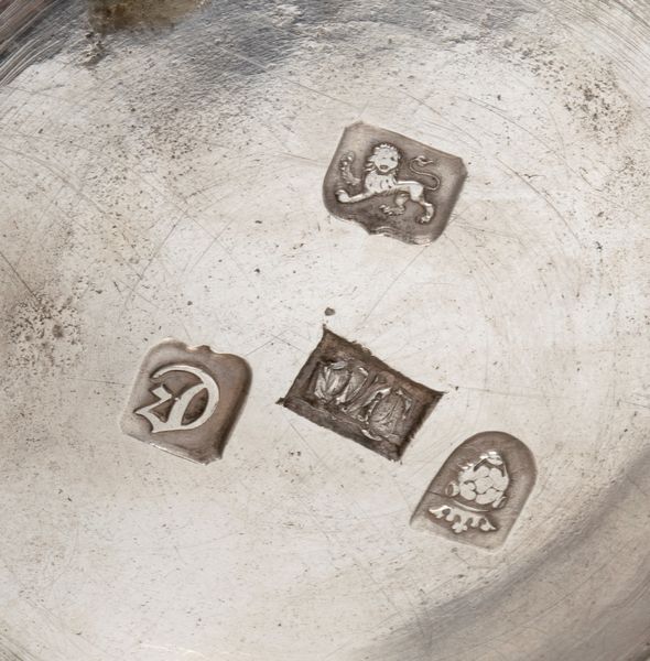 Grande coppa vittoriana inglese a due manici in argento  - Asta Argenti, avori, coralli e altri oggetti d'arte provenienti da importanti collezioni private - Associazione Nazionale - Case d'Asta italiane