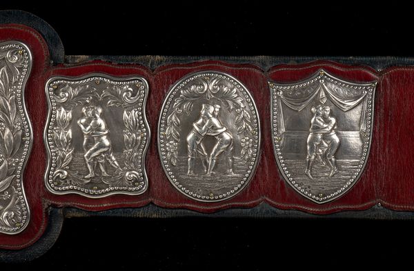 Goldsmiths & Silversmiths Co (William Gibson & John Lawrence Langman) : Rara cintura da campione di lotta libera, vittoriana inglese con applicazioni in argento e oro  - Asta Argenti, avori, coralli e altri oggetti d'arte provenienti da importanti collezioni private - Associazione Nazionale - Case d'Asta italiane