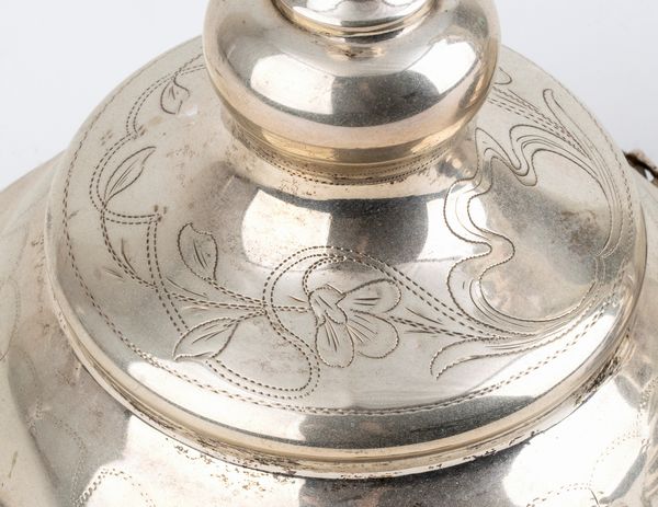 Josef Kurzweil : Coppia di candelieri austro-ungheresi in argento  - Asta Argenti, avori, coralli e altri oggetti d'arte provenienti da importanti collezioni private - Associazione Nazionale - Case d'Asta italiane