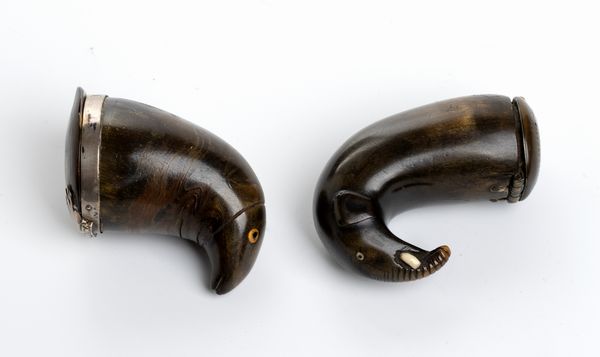 Coppia di tabacchiere georgiane Scozzesi in corno montate in argento  - Asta Argenti, avori, coralli e altri oggetti d'arte provenienti da importanti collezioni private - Associazione Nazionale - Case d'Asta italiane