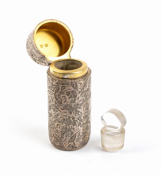 Lotto di tre antichi flaconi per profumo  - Asta Argenti, avori, coralli e altri oggetti d'arte provenienti da importanti collezioni private - Associazione Nazionale - Case d'Asta italiane