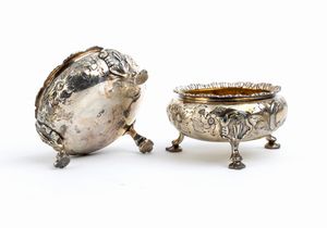 George John Richards & Edward Charles Brown : Coppia di saliere vittoriane inglesi in argento  - Asta Argenti, avori, coralli e altri oggetti d'arte provenienti da importanti collezioni private - Associazione Nazionale - Case d'Asta italiane