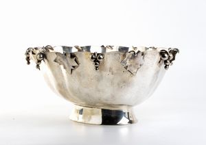 Arrigo Finzi : Centrotavola italiano in argento Sant'Elia  - Asta Argenti, avori, coralli e altri oggetti d'arte provenienti da importanti collezioni private - Associazione Nazionale - Case d'Asta italiane