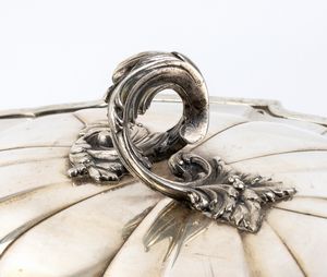 Ricci & C. S.p.A. : Zuppiera italiana in argento  - Asta Argenti, avori, coralli e altri oggetti d'arte provenienti da importanti collezioni private - Associazione Nazionale - Case d'Asta italiane