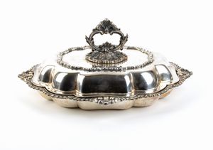 Legumiera italiana in argento  - Asta Argenti, avori, coralli e altri oggetti d'arte provenienti da importanti collezioni private - Associazione Nazionale - Case d'Asta italiane