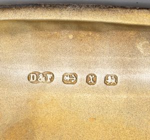 Lotto di cinque oggetti inglesi in argento  - Asta Argenti, avori, coralli e altri oggetti d'arte provenienti da importanti collezioni private - Associazione Nazionale - Case d'Asta italiane