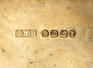 Lotto di cinque oggetti inglesi in argento  - Asta Argenti, avori, coralli e altri oggetti d'arte provenienti da importanti collezioni private - Associazione Nazionale - Case d'Asta italiane