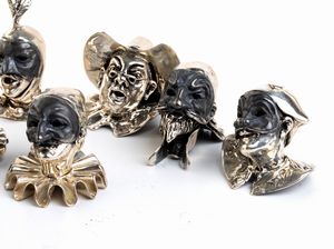 F.lli Menegatti S.d.f. : Set di 12 segnaposto italiani in argento  - Asta Argenti, avori, coralli e altri oggetti d'arte provenienti da importanti collezioni private - Associazione Nazionale - Case d'Asta italiane