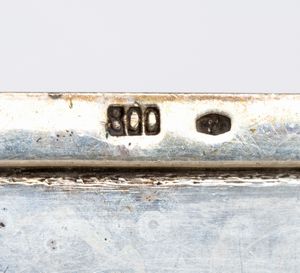 Scatola portasigari italiana in argento  - Asta Argenti, avori, coralli e altri oggetti d'arte provenienti da importanti collezioni private - Associazione Nazionale - Case d'Asta italiane