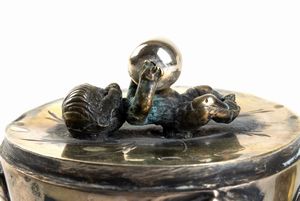 Uovo in argento  - Asta Argenti, avori, coralli e altri oggetti d'arte provenienti da importanti collezioni private - Associazione Nazionale - Case d'Asta italiane