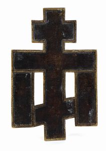 Icona russa da viaggio in bronzo raffigurante la croce ortodossa  - Asta Argenti, avori, coralli e altri oggetti d'arte provenienti da importanti collezioni private - Associazione Nazionale - Case d'Asta italiane