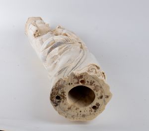 Scultura in avorio raffigurante Madonna con Bambino - Francia settentrionale  - Asta Argenti, avori, coralli e altri oggetti d'arte provenienti da importanti collezioni private - Associazione Nazionale - Case d'Asta italiane