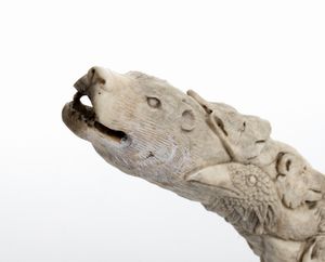 Scultura in corno di cervo  - Asta Argenti, avori, coralli e altri oggetti d'arte provenienti da importanti collezioni private - Associazione Nazionale - Case d'Asta italiane