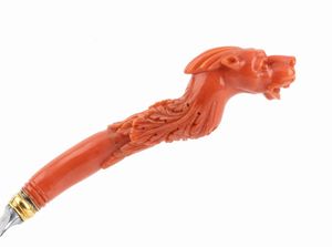 Maestranze di Torre del Greco : Tagliacarte in corallo mediterraneo  - Asta Argenti, avori, coralli e altri oggetti d'arte provenienti da importanti collezioni private - Associazione Nazionale - Case d'Asta italiane