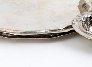 Lotto di 12 piatti, 3 vassoi e due cestini italiani in argento  - Asta Argenti, avori, coralli e altri oggetti d'arte provenienti da importanti collezioni private - Associazione Nazionale - Case d'Asta italiane