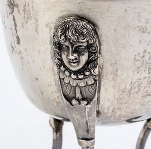 Zuccheriera italiana in argento  - Asta Argenti, avori, coralli e altri oggetti d'arte provenienti da importanti collezioni private - Associazione Nazionale - Case d'Asta italiane