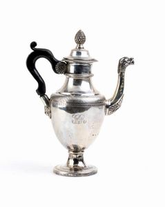 Raffaele Parascandolo : Caffettiera italiana in argento  - Asta Argenti, avori, coralli e altri oggetti d'arte provenienti da importanti collezioni private - Associazione Nazionale - Case d'Asta italiane